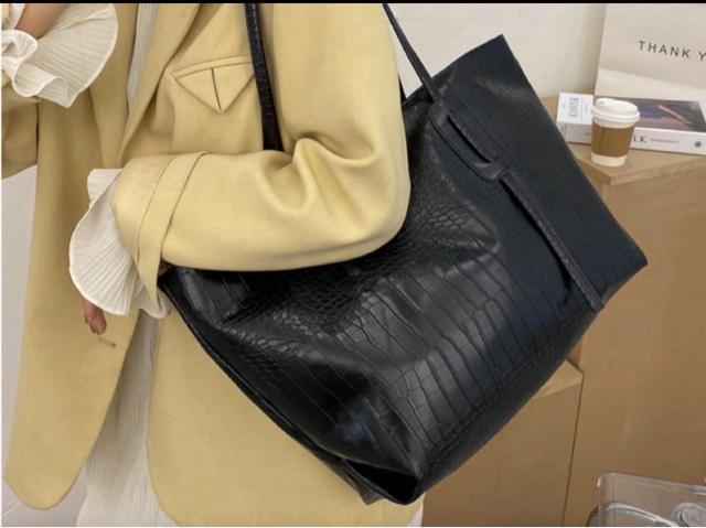 新品 黒 クロコ トートバッグ メンズ レディース 高品質レザー 鞄 高級 < 女性ファッション  新品 黒 クロコ トートバッグ メンズ レディース 高品質レザー 鞄 高級 < 女性ファッションの