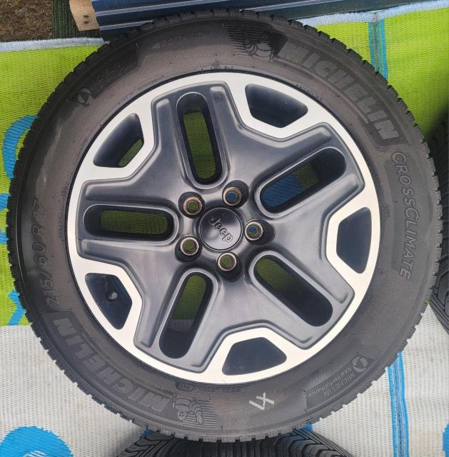 JEEP レネゲード トレイルホーク純正ホイール17インチ6.5J+40 pcd 110 5穴タイヤ付き4本セットMICHELIN < 自動車/バイク JEEP レネゲード トレイルホーク純正ホイール17インチ6.5J+40 pcd 110 5穴タイヤ付き4本セットMICHELIN < 自動車/バイク