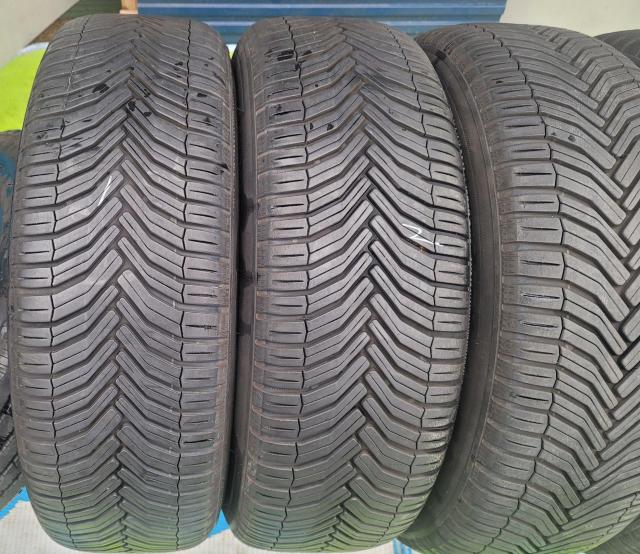 JEEP レネゲード トレイルホーク純正ホイール17インチ6.5J+40 pcd 110 5穴タイヤ付き4本セットMICHELIN < 自動車/バイク JEEP レネゲード トレイルホーク純正ホイール17インチ6.5J+40 pcd 110 5穴タイヤ付き4本セットMICHELIN < 自動車/バイク