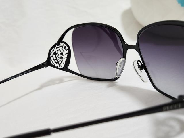 正規良 レア エミリオプッチ ロゴ メタリックサングラス 黒 オープンフレーム ビッグレンズ ラグジュアリーアイウェア 付属有 < ブランド  正規良 レア エミリオプッチ ロゴ メタリックサングラス 黒 オープンフレーム ビッグレンズ ラグジュアリーアイウェア 付属有 < ブランドの