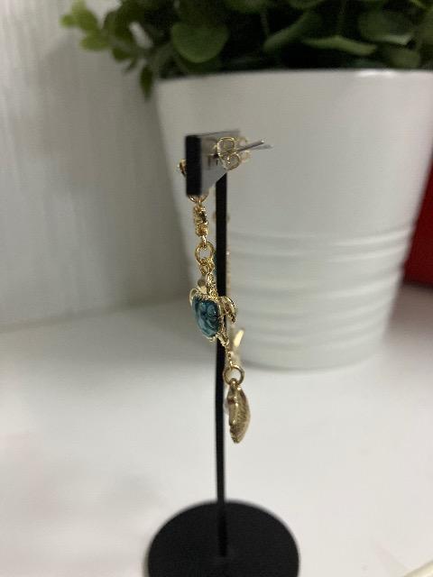 イヤリングに変更可能 ハンドメイド ホヌ(ウミガメ)のピアス チタンポスト クリスタル < 女性ファッション  イヤリングに変更可能 ハンドメイド ホヌ(ウミガメ)のピアス チタンポスト クリスタル < 女性ファッションの