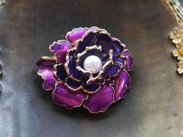 新品アンティーク調ゴシック エナメル お花ブローチ 紫系 フェイクパール < 女性アクセサリー/時計  新品アンティーク調ゴシック エナメル お花ブローチ 紫系 フェイクパール  < 女性アクセサリー/時計の