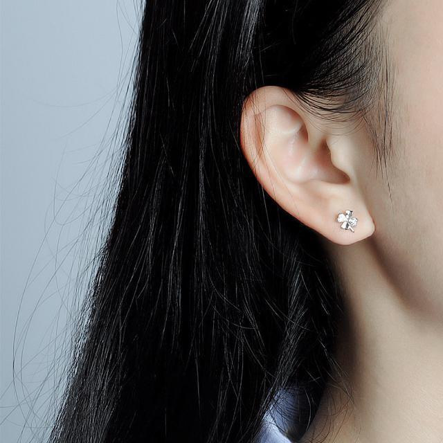四葉のクローバー ピアス シルバー【両耳セット】 < 女性アクセサリー/時計  四葉のクローバー ピアス シルバー【両耳セット】 < 女性アクセサリー/時計の