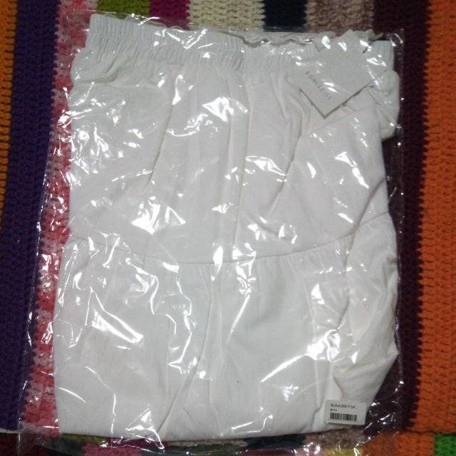 送料無料即決 【定価3,690円】 BONLECILLピンタックデザイン裾レースギャザーロングスカートホワイトフリーサイズ < 女性ファッション 送料無料即決 【定価3,690円】 BONLECILLピンタックデザイン裾レースギャザーロングスカートホワイトフリーサイズ < 女性ファッションの