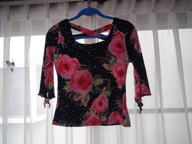 素晴らしく綺麗な花柄の服(L)!。 < 女性ファッション  素晴らしく綺麗な花柄の服(L)!。  < 女性ファッションの