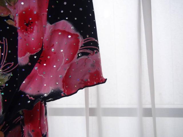 素晴らしく綺麗な花柄の服(L)!。 < 女性ファッション  素晴らしく綺麗な花柄の服(L)!。 < 女性ファッションの