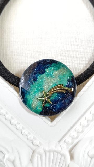 宇宙と流れ星のヘアゴム  レジン  ハンドメイド < 女性ファッション  宇宙と流れ星のヘアゴム  レジン  ハンドメイド < 女性ファッションの
