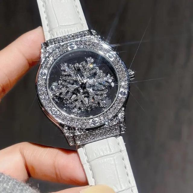 超お買い得1090円★透明な裏地のスタイリッシュな女性用時計。回転式の星空ダイヤルと雪片柄のデザインを特徴 ステンレススチール製 < 女性アクセサリー/時計  超お買い得1090円★透明な裏地のスタイリッシュな女性用時計。回転式の星空ダイヤルと雪片柄のデザインを特徴 ステンレススチール製 < 女性アクセサリー/時計の