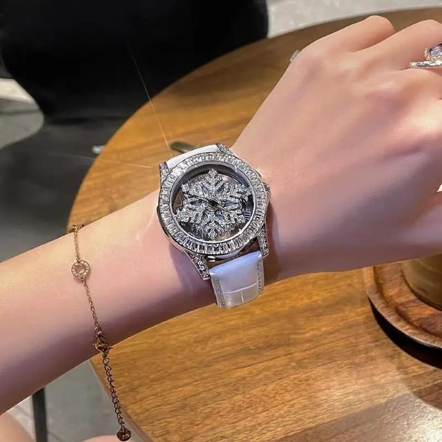 超お買い得1090円★透明な裏地のスタイリッシュな女性用時計。回転式の星空ダイヤルと雪片柄のデザインを特徴 ステンレススチール製 < 女性アクセサリー/時計  超お買い得1090円★透明な裏地のスタイリッシュな女性用時計。回転式の星空ダイヤルと雪片柄のデザインを特徴 ステンレススチール製 < 女性アクセサリー/時計の
