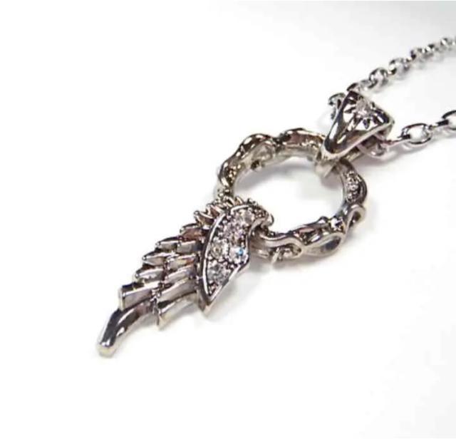 ユニセックス??エンジェルフェザー下がりネックレス < 男性アクセサリー/時計  ユニセックス??エンジェルフェザー下がりネックレス  < 男性アクセサリー/時計の