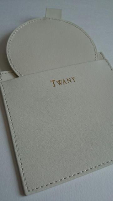 新品未使用★トワニー★ノベルティ本革製ミラー★ケース付き★ < 女性ファッション  新品未使用★トワニー★ノベルティ本革製ミラー★ケース付き★ < 女性ファッションの