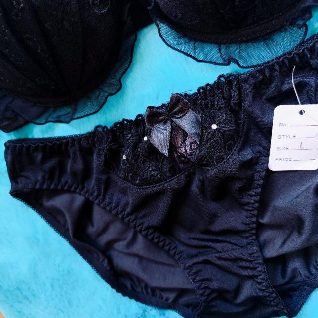 大粒ストーンがキラキラ。ジャガード刺繍レースがエロカワ。F85×Lブラック小悪魔ブラジャー&ショーツセット。グラマー大きいサイズ < 女性ファッション  大粒ストーンがキラキラ。ジャガード刺繍レースがエロカワ。F85×Lブラック小悪魔ブラジャー&ショーツセット。グラマー大きいサイズ < 女性ファッションの