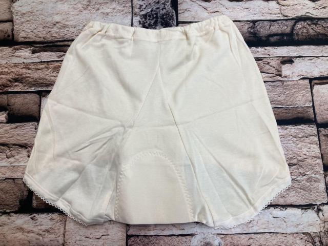 送料無料!薄くて目立たず爽やかなドライ感!日本製【キャロン】婦人綿100% 吸水失禁ズロース1枚2,178円が < 女性ファッション  送料無料!薄くて目立たず爽やかなドライ感!日本製【キャロン】婦人綿100% 吸水失禁ズロース1枚2,178円が < 女性ファッションの