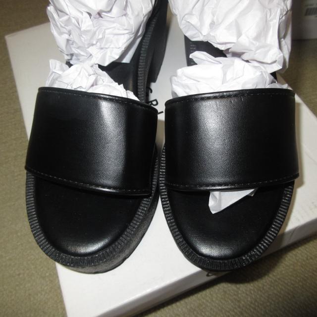 未使用☆グレイルGRL*厚底サンダル*ストラップ付き(ブラック) < ブランド 未使用☆グレイルGRL*厚底サンダル*ストラップ付き(ブラック) < ブランドの