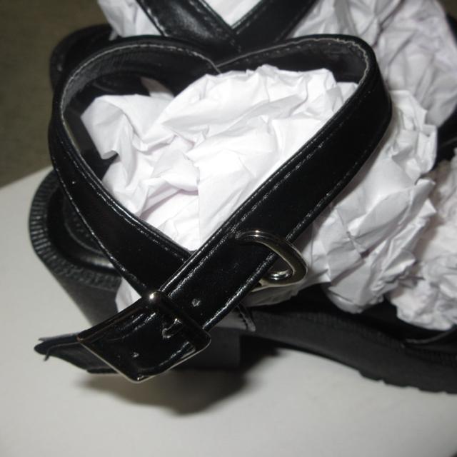 未使用☆グレイルGRL*厚底サンダル*ストラップ付き(ブラック) < ブランド 未使用☆グレイルGRL*厚底サンダル*ストラップ付き(ブラック) < ブランドの