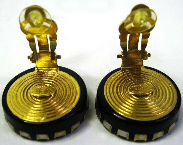 極美品1997年ヴィンテージ フランス製シャネル イヤリング ミニ ココ マーク < ブランド  極美品1997年ヴィンテージ フランス製シャネル イヤリング ミニ ココ マーク < ブランドの