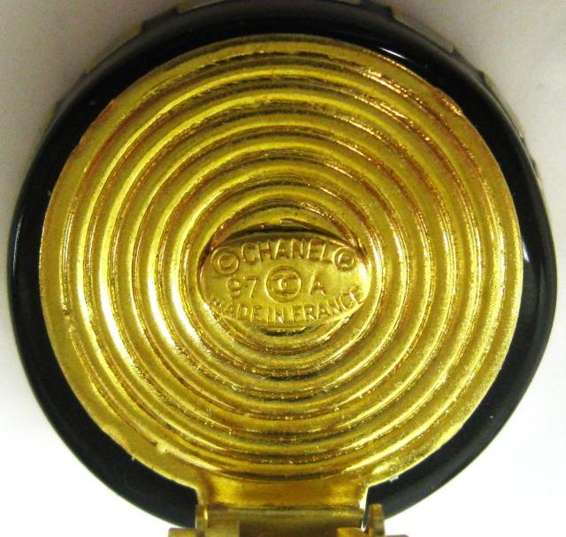 極美品1997年ヴィンテージ フランス製シャネル イヤリング ミニ ココ マーク < ブランド  極美品1997年ヴィンテージ フランス製シャネル イヤリング ミニ ココ マーク < ブランドの