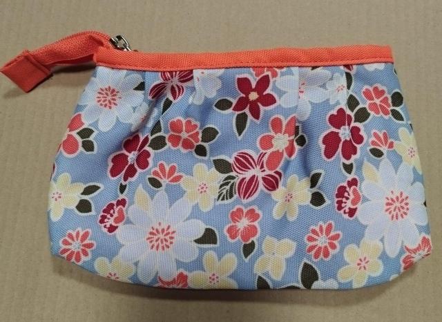 花柄ナイロンポーチ ファスナー付き < 女性ファッション 花柄ナイロンポーチ ファスナー付き < 女性ファッションの