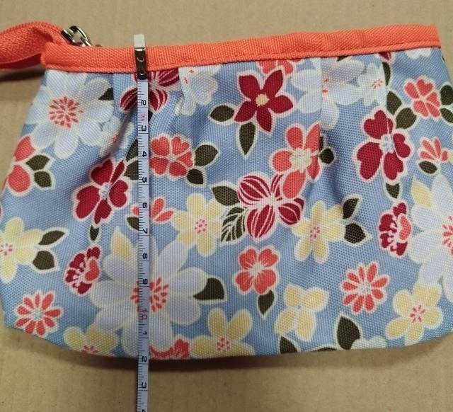 花柄ナイロンポーチ ファスナー付き < 女性ファッション 花柄ナイロンポーチ ファスナー付き < 女性ファッションの