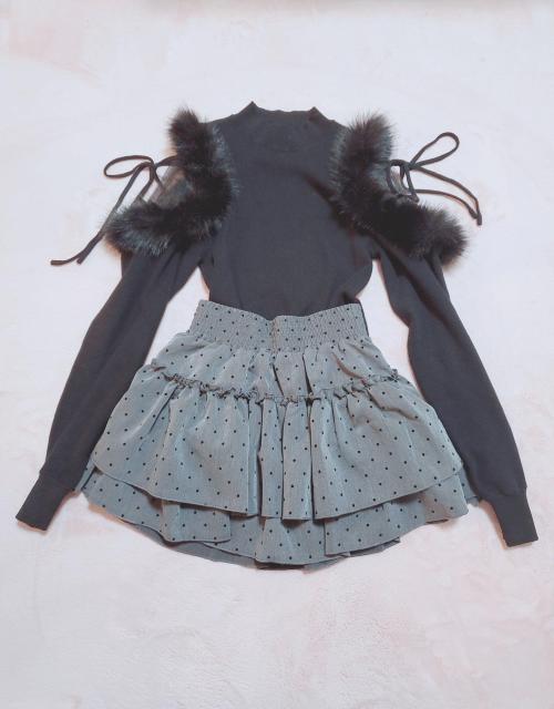 【匿名配送…品名◇衣類】 2点セット ファー付きニット フリルスカート **mii…みぃ** < 女性ファッション 【匿名配送…品名◇衣類】 2点セット ファー付きニット フリルスカート **mii…みぃ** < 女性ファッションの