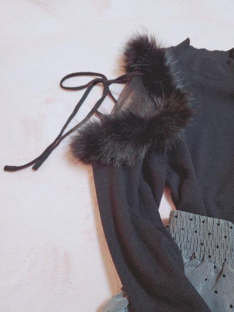 【匿名配送…品名◇衣類】 2点セット ファー付きニット フリルスカート **mii…みぃ** < 女性ファッション 【匿名配送…品名◇衣類】 2点セット ファー付きニット フリルスカート **mii…みぃ** < 女性ファッションの