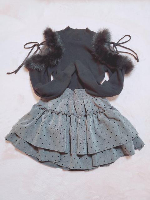 【匿名配送…品名◇衣類】 2点セット ファー付きニット フリルスカート **mii…みぃ** < 女性ファッション 【匿名配送…品名◇衣類】 2点セット ファー付きニット フリルスカート **mii…みぃ** < 女性ファッションの