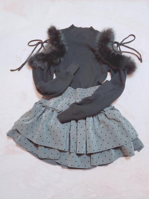 【匿名配送…品名◇衣類】 2点セット ファー付きニット フリルスカート **mii…みぃ** < 女性ファッション 【匿名配送…品名◇衣類】 2点セット ファー付きニット フリルスカート **mii…みぃ** < 女性ファッションの