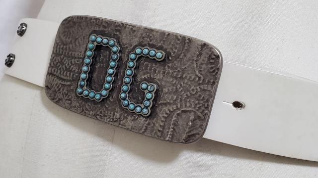 正規レア 限定 ドルチェ&ガッバーナ D&G ロゴ ゴシック装飾バックルL レザーベルト 白×スタッズ×青石 80 75~85cm < ブランド  正規レア 限定 ドルチェ&ガッバーナ D&G ロゴ ゴシック装飾バックルL レザーベルト 白×スタッズ×青石 80 75~85cm < ブランドの