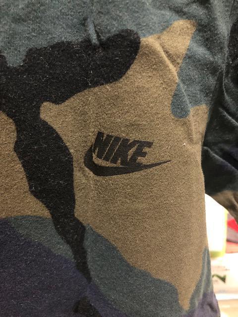 NIKE Tシャツ 迷彩柄 Sサイズ カモフラ ナイキ < ブランド  NIKE Tシャツ 迷彩柄 Sサイズ カモフラ ナイキ < ブランドの