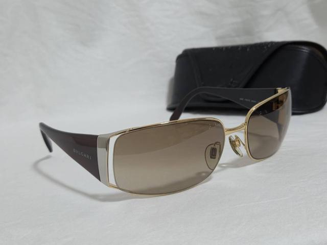 正規 レア ブルガリ ロゴ シャイニーメタルコンビフレーム サングラス 茶 ラグジュアリー オープンスクエア アイウェア 男女兼用 < ブランド 正規 レア ブルガリ ロゴ シャイニーメタルコンビフレーム サングラス 茶 ラグジュアリー オープンスクエア アイウェア 男女兼用 < ブランドの
