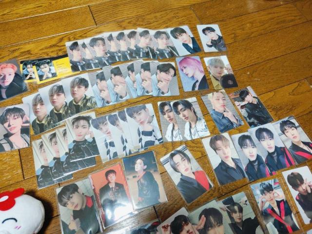 ATEEZ ライティニカバー うちわ トレカ カード ぬいぐるみ まとめ売り < タレントグッズ ATEEZ ライティニカバー うちわ トレカ カード ぬいぐるみ まとめ売り < タレントグッズの