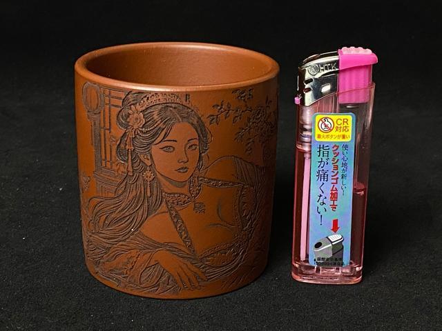 中国美術 紫砂 朱泥 刻絵 美人図 筆筒 茶道具 宜興 骨董品 古美術 唐物 置物 密刻 美人図 筆筒 繊密 彫刻 漢詩文 茶器 < インテリア/ライフ 中国美術 紫砂 朱泥 刻絵 美人図 筆筒 茶道具 宜興 骨董品 古美術 唐物 置物 密刻 美人図 筆筒 繊密 彫刻 漢詩文 茶器 < インテリア/ライフの