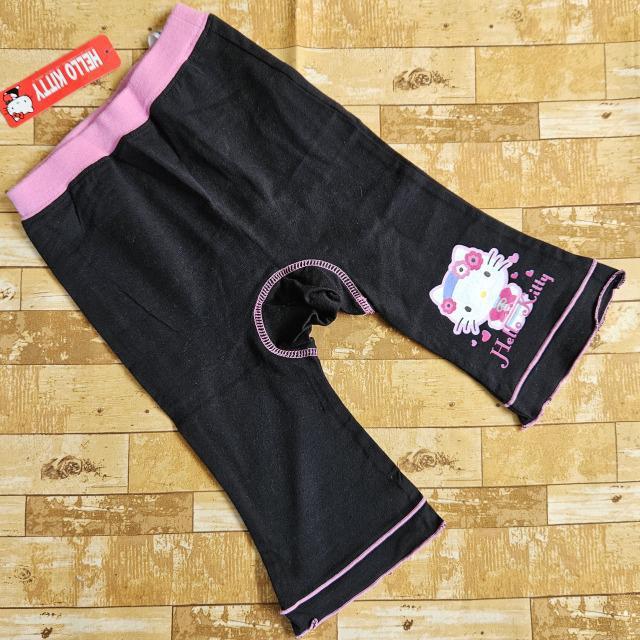 新品*タグ付き*ハローキティ*ズボン*ラメ*フリル*キティちゃん*英字*ロゴ*ハート*花*黒×ピンク*パンツ*80 < キッズ/ベビー  新品*タグ付き*ハローキティ*ズボン*ラメ*フリル*キティちゃん*英字*ロゴ*ハート*花*黒×ピンク*パンツ*80 < キッズ/ベビーの