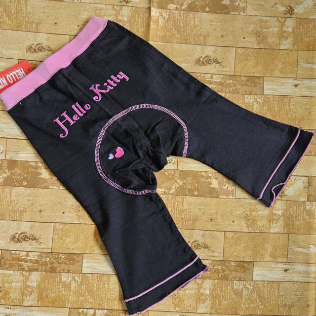 新品*タグ付き*ハローキティ*ズボン*ラメ*フリル*キティちゃん*英字*ロゴ*ハート*花*黒×ピンク*パンツ*80 < キッズ/ベビー  新品*タグ付き*ハローキティ*ズボン*ラメ*フリル*キティちゃん*英字*ロゴ*ハート*花*黒×ピンク*パンツ*80 < キッズ/ベビーの