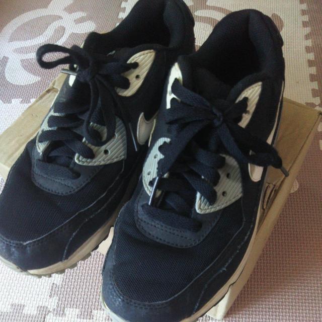 値下げ NIKE エアマックス 23.5p 黒 レディーススニーカー ブラック×ホワイト×グレー < ブランド  値下げ NIKE エアマックス 23.5p 黒 レディーススニーカー ブラック×ホワイト×グレー < ブランドの