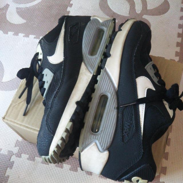 値下げ NIKE エアマックス 23.5p 黒 レディーススニーカー ブラック×ホワイト×グレー < ブランド  値下げ NIKE エアマックス 23.5p 黒 レディーススニーカー ブラック×ホワイト×グレー < ブランドの