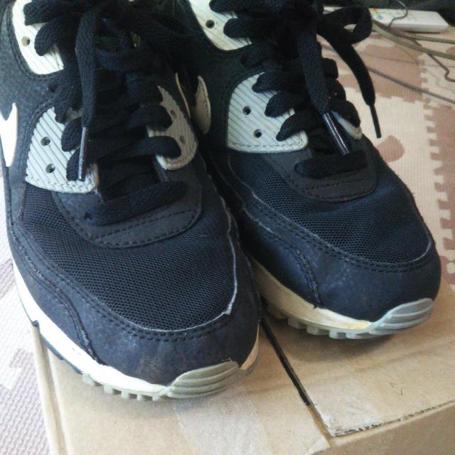 値下げ NIKE エアマックス 23.5p 黒 レディーススニーカー ブラック×ホワイト×グレー < ブランド  値下げ NIKE エアマックス 23.5p 黒 レディーススニーカー ブラック×ホワイト×グレー < ブランドの