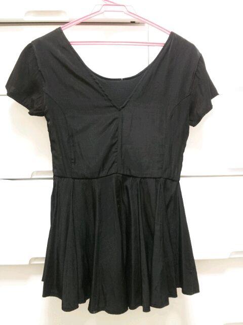 EGOIST黒サテン半袖ペプラムトップスパーティー♪エゴ新品未使用 < ブランド EGOIST黒サテン半袖ペプラムトップスパーティー♪エゴ新品未使用 < ブランドの