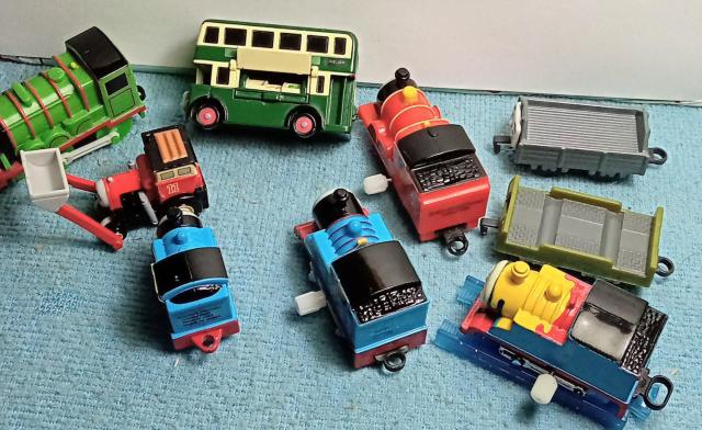 プラレールきかんしゃトーマス9両タカラトミー < ホビー  プラレールきかんしゃトーマス9両タカラトミー  < ホビーの