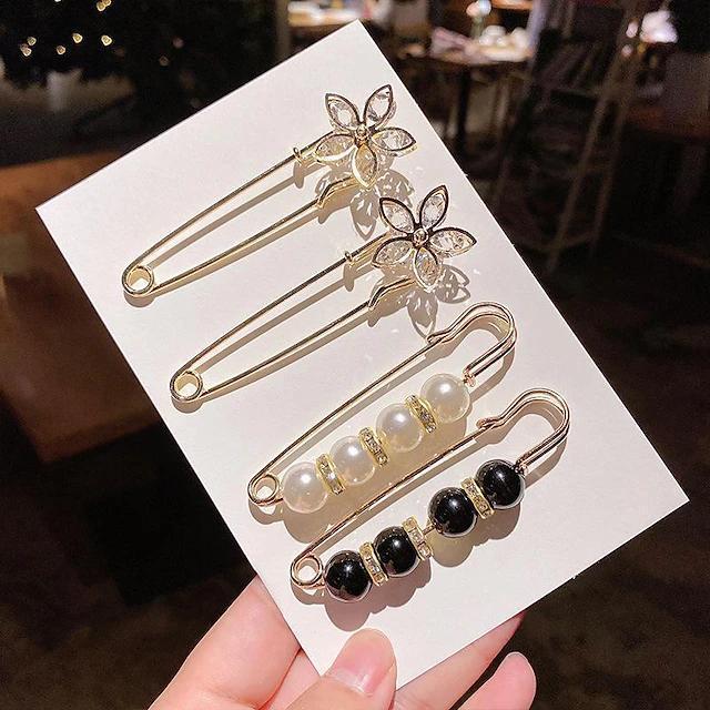 丸井購入●4本セット【新品未使用】4weyウエスト調整ピン/ストールピン/ブローチ/胸チラ防止●黒/白/花 < 女性アクセサリー/時計  丸井購入●4本セット【新品未使用】4weyウエスト調整ピン/ストールピン/ブローチ/胸チラ防止●黒/白/花 < 女性アクセサリー/時計の