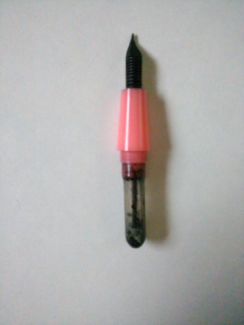 ☆中古品 万年筆 パンダ ピンク色  < インテリア/ライフ  ☆中古品 万年筆 パンダ ピンク色  < インテリア/ライフの