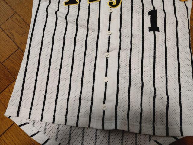 阪神タイガース 復刻 ユニフォーム 鳥谷選手 M < レジャー/スポーツ  阪神タイガース 復刻 ユニフォーム 鳥谷選手 M < レジャー/スポーツの