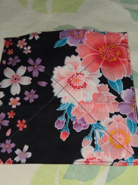 ★新品黒×桜ラメ入柄コースター2枚セット < キッズ/ベビー  ★新品黒×桜ラメ入柄コースター2枚セット < キッズ/ベビーの