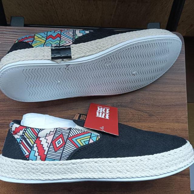 新品 25cm メンズ スリッポン シューズ ブラック 靴 男女兼用 カジュアル < 男性ファッション  新品 25cm メンズ スリッポン シューズ ブラック 靴 男女兼用 カジュアル < 男性ファッションの