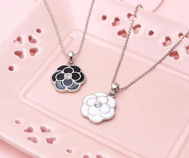 人気★フラワーモチーフネックレス薔薇・ローズ・SL-1287WHT < 女性アクセサリー/時計  人気★フラワーモチーフネックレス薔薇・ローズ・SL-1287WHT < 女性アクセサリー/時計の