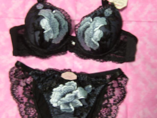 光沢刺繍とレース刺繍使いC70M ワイヤー入り < 女性ファッション  光沢刺繍とレース刺繍使いC70M ワイヤー入り < 女性ファッションの