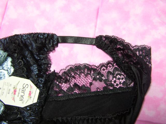 光沢刺繍とレース刺繍使いC70M ワイヤー入り < 女性ファッション  光沢刺繍とレース刺繍使いC70M ワイヤー入り < 女性ファッションの