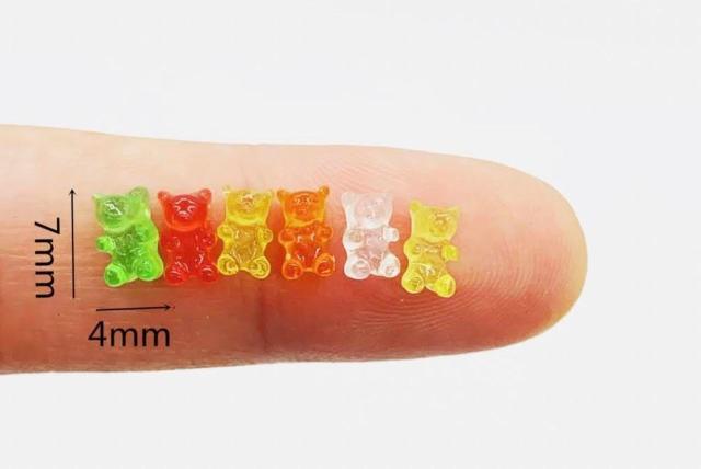 ミニチュア★クマちゃん★ベア★キャンディー★グミ★12個セット★@ホログラム★色違いあります★ < おもちゃ  ミニチュア★クマちゃん★ベア★キャンディー★グミ★12個セット★@ホログラム★色違いあります★ < おもちゃの