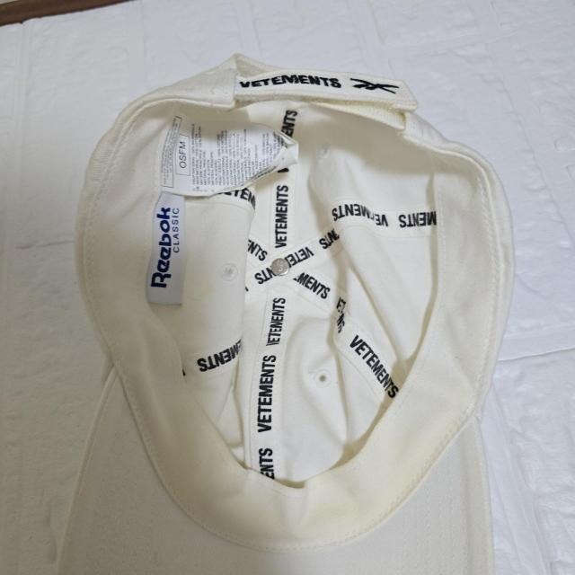 Vetements Reebok�@���F�g�����@���[�{�b�N�@�L���b�v�@�X�q�@�� �� �u�����h�� 
