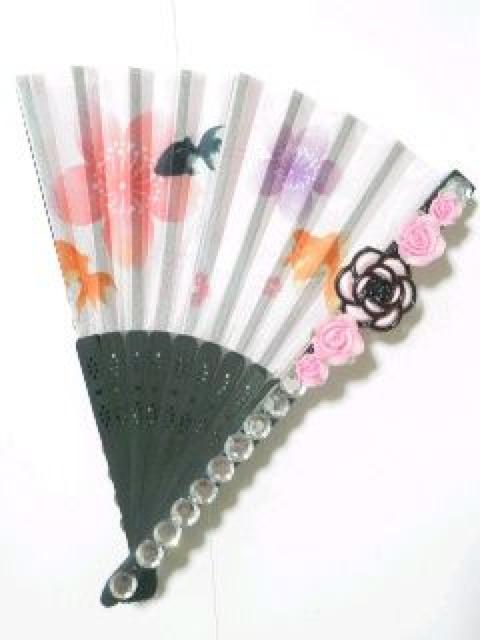 幻想艶【涼 金魚】インテリア.祭り.花火大会に♪カメリア.薔薇.高級ストーンデコ扇子 < 女性ファッション 幻想艶【涼 金魚】インテリア.祭り.花火大会に♪カメリア.薔薇.高級ストーンデコ扇子 < 女性ファッションの